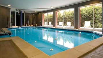 Una piscina techada