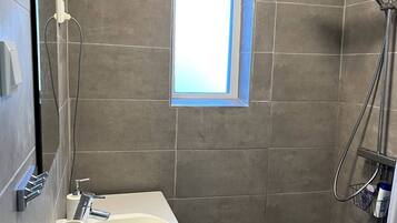 House, 1 Bedroom, Patio | Bathroom