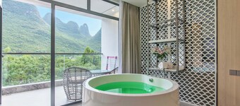 Liangsu Shili Jiangshan Hotel