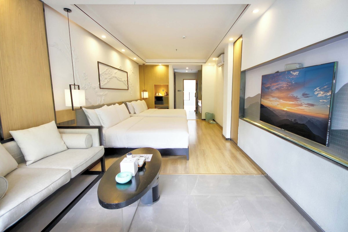 Luxury Twin Room | Living area
