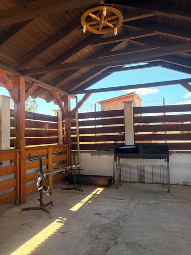Mountain House in Ursad with Jacuzzi, Large Garden, Gazebo & BBQ