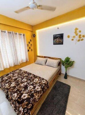 Iron/ironing board, WiFi, bed sheets - Voyaraz Shraddha Suites 303 (Nallurhalli, Whitefield, Bengaluru)
