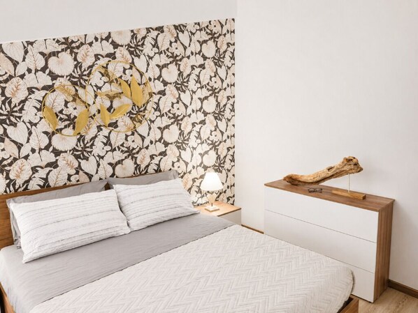 3 bedrooms, iron/ironing board - Cozy Stay near Torre Talao & Historic Centre (Scalea)
