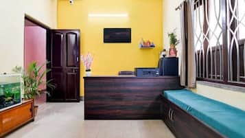 Deluxe Double or Twin Room, City View | Lobby