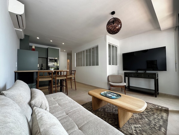 Living area - Saint-Tropez - Chic and Cozy Apartment in Nouveau Port (Saint-Tropez)