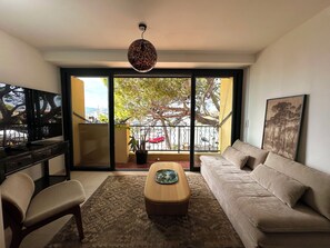 Living area - Saint-Tropez - Chic and Cozy Apartment in Nouveau Port (Saint-Tropez)