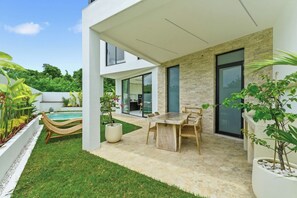 Outdoor dining - 3BR Private Pool Villa in Nusa Dua Near Pandawa Beach (Kuta Selatan)