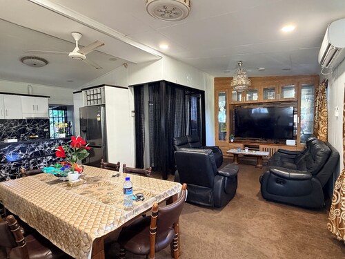 Charming 4-bedroom apartment with AC in beautiful Suva