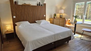 Iron/ironing board, travel crib, WiFi (free), bed sheets