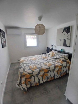 Travel cot, free WiFi, bed sheets - Vrbo Property (Lagny-sur-Marne)