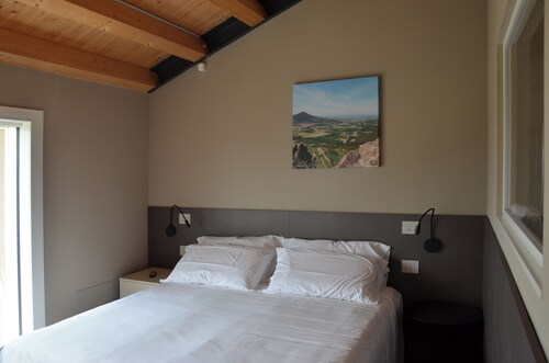 Onga Apartment with a Stunning View of the Euganean Hills