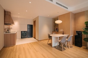 Junior Apartment, 1 King Bed, City View | Dining - Mandore Living Suite (Hanoi)