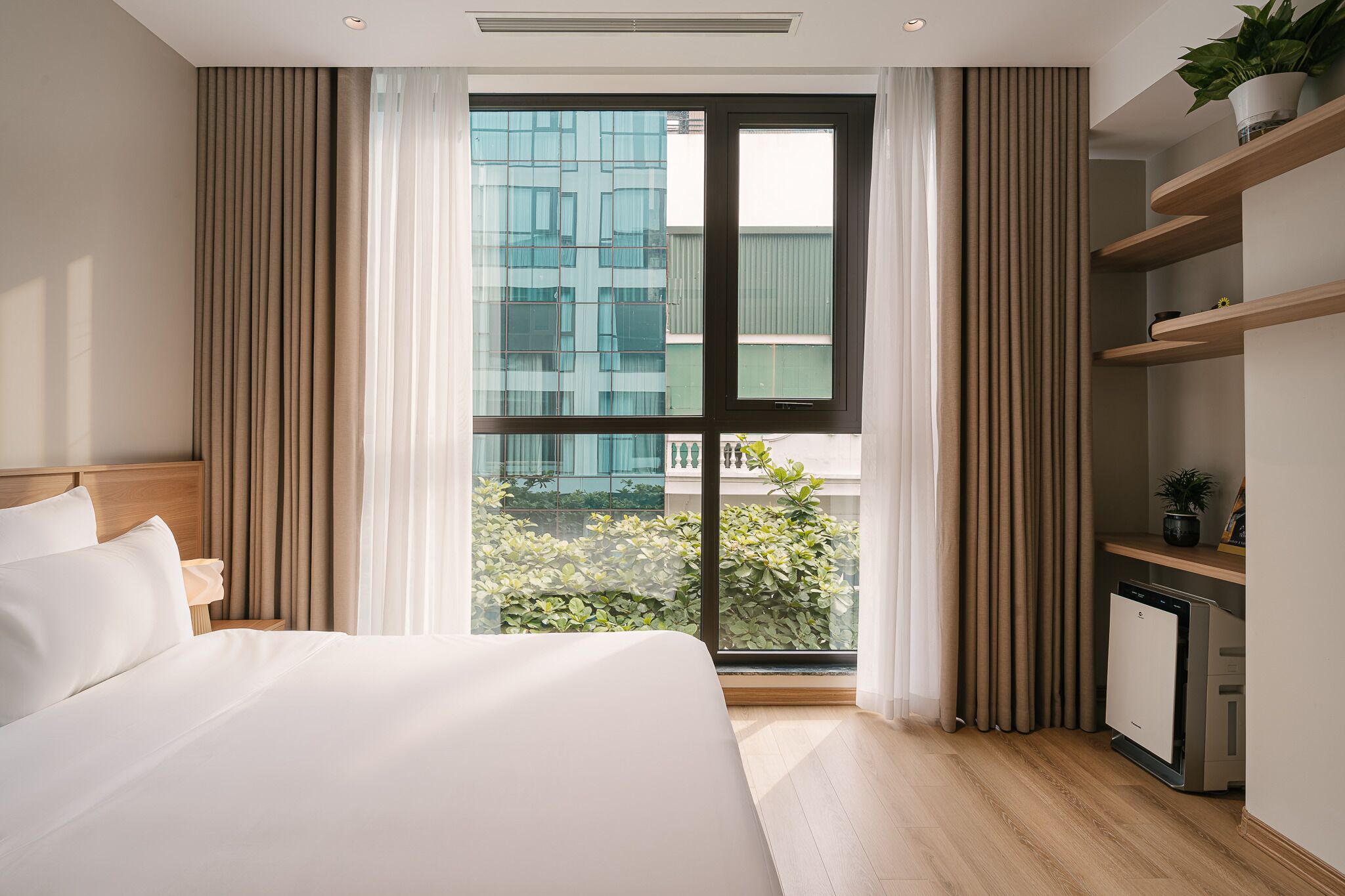 Junior Apartment, 1 King Bed, City View