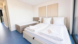 Room - Lunea Stay Apartment Hotel in Esslingen (Esslingen am Neckar-Mettingen)