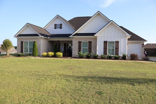 Bristol Retreat! Spacious Family Home 7 Miles from Bryant-Denny