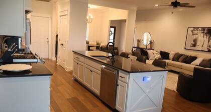 Bristol Retreat! Spacious Family Home 7 Miles from Bryant-Denny