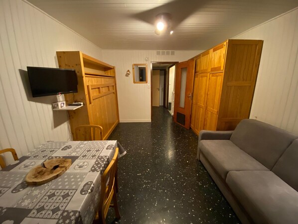 Living area - Studio for 4 in Valloire, east-facing (Valloire)