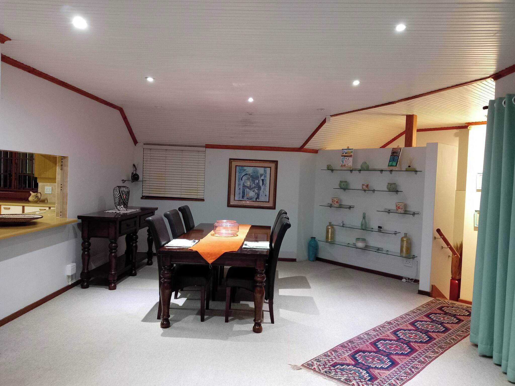 Casa, 4 dormitoris, accessible, llar de foc | Servei de restauració