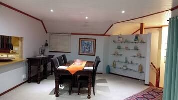 Casa, 4 dormitoris, accessible, llar de foc | Servei de restauració