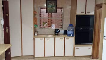 House, 4 Bedrooms, Accessible, Fireplace | Interior