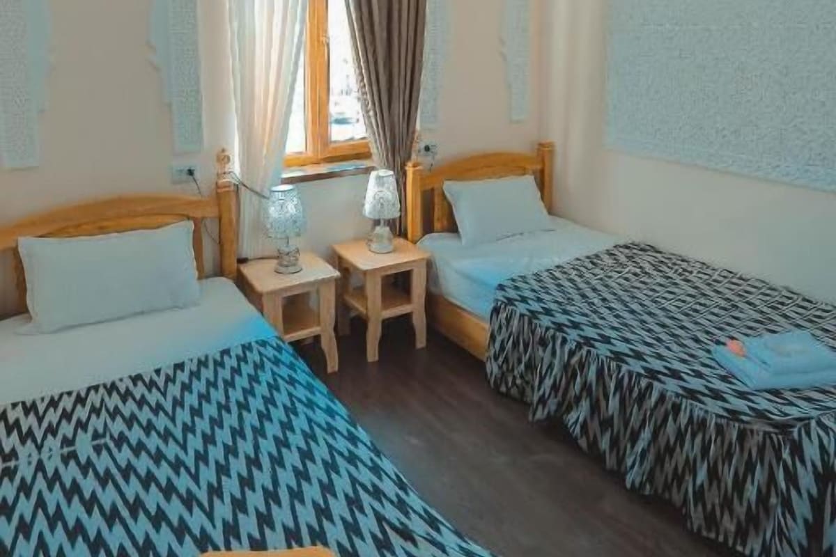 Twin Room, City View | Soundproofing, iron/ironing board, WiFi (free)