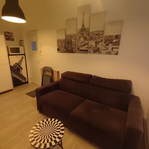 Smart TV - Vrbo Property (Meaux)