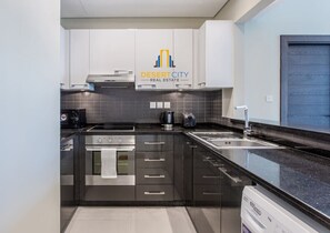 Private kitchen - Close to Marina Mall/ Carrefour below the building (Dubai)