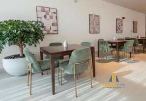 Dining - Supermarket`s Nearby| Restaurants around the tower (Dubai)