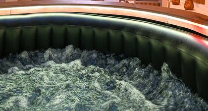 Light Kozy Residence - Jacuzzi Lux Stay in Patra