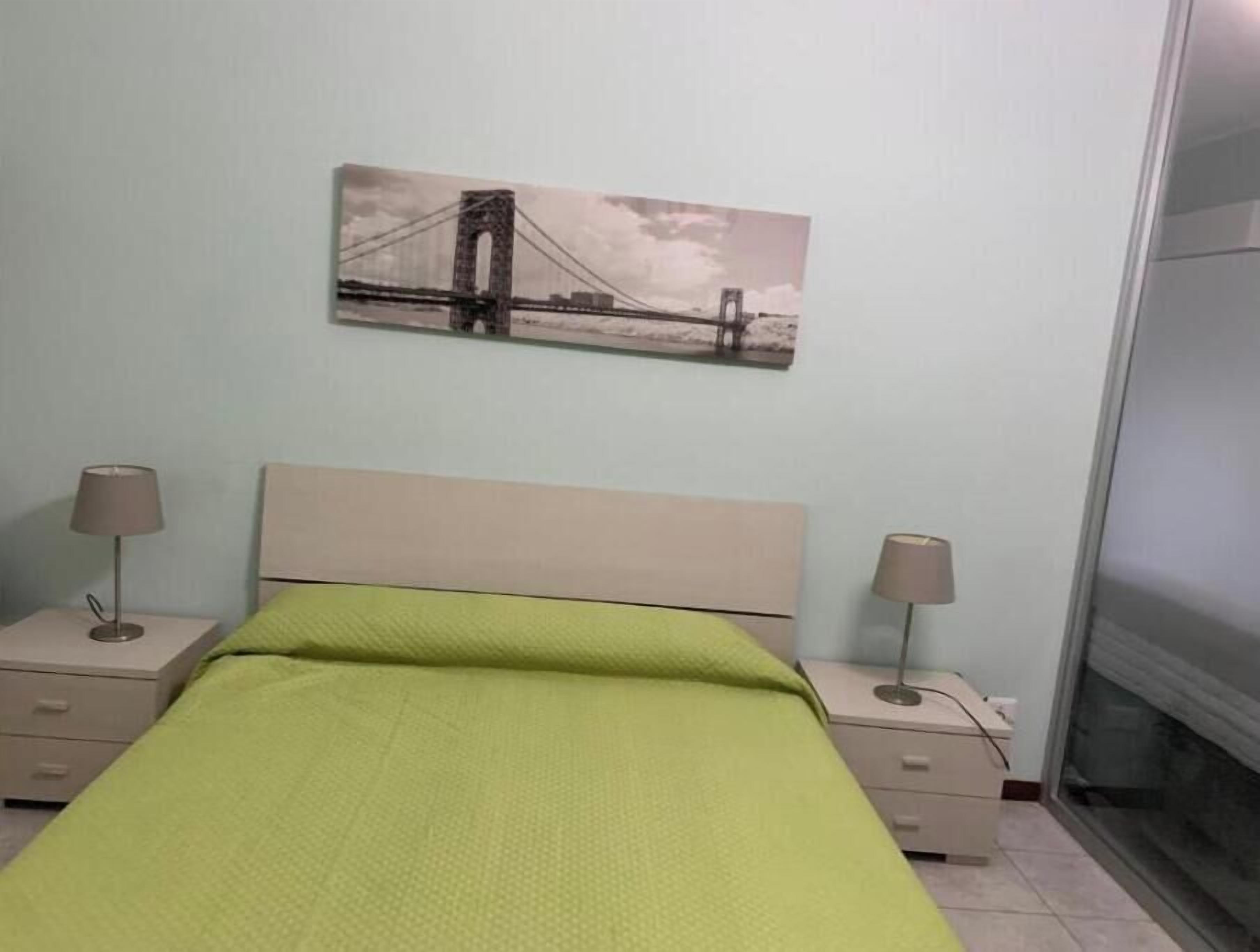 Ferros/tábuas de passar roupa, Wi-Fi, roupa de cama
