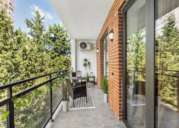 Apartment, Courtyard View | Outdoor dining - HB apartments Nutsubidze III (Tbilisi)