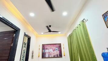 Villa, 2 Bedrooms, Balcony | Interior