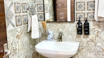 Villa, 2 Bedrooms, Balcony | Bathroom