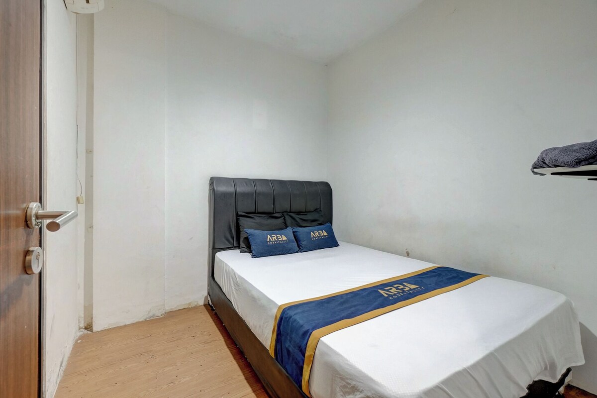 WiFi (free), bed sheets