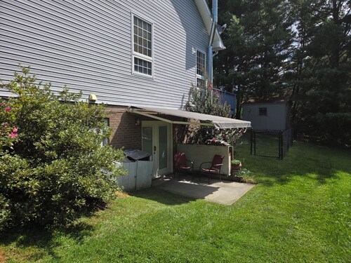 Hokie Hideaway - Incredible amenities in an awesome location!
