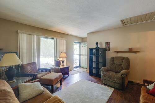 4 Mi to Dtwn Wichita! 'else House' w/ Yard & Patio