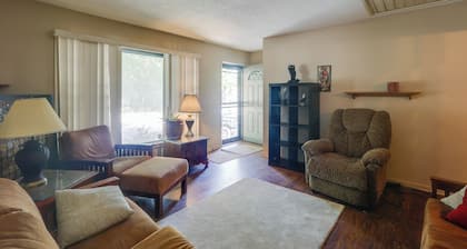 4 Mi to Dtwn Wichita! 'else House' w/ Yard & Patio