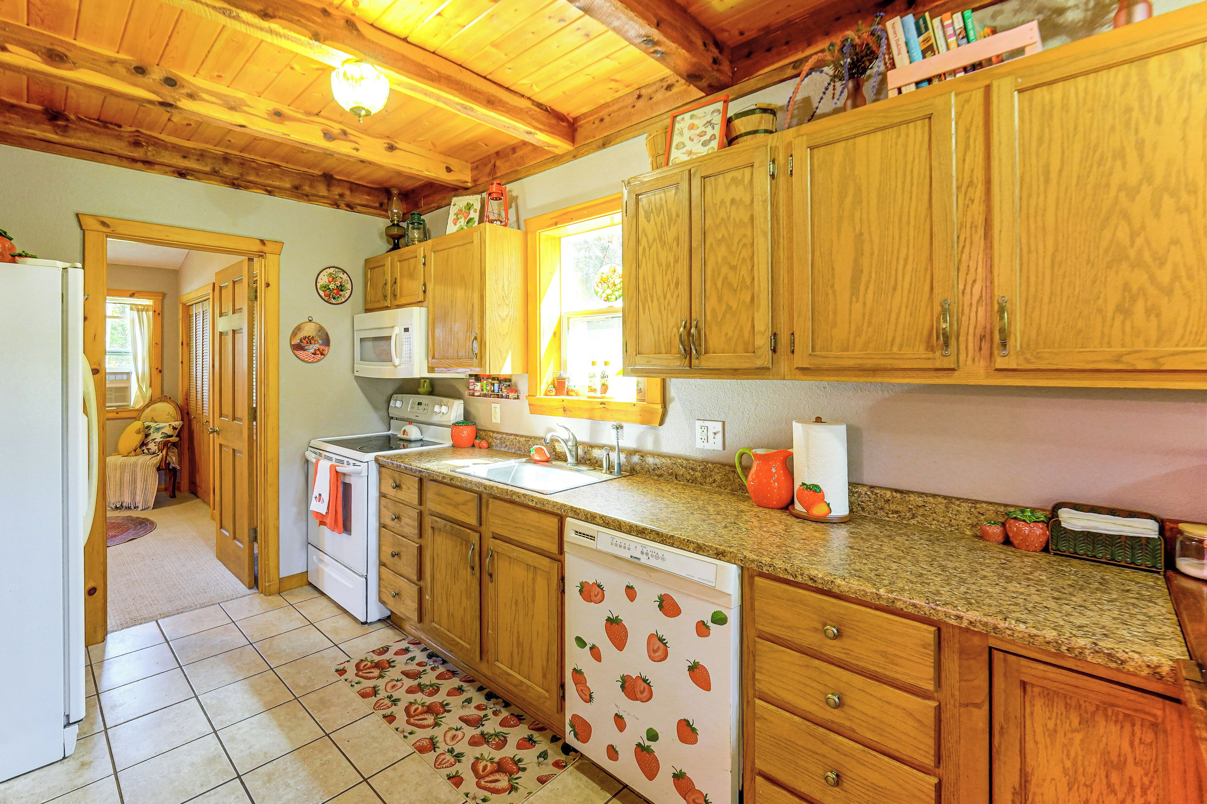 House (2 Bedrooms) | Interior