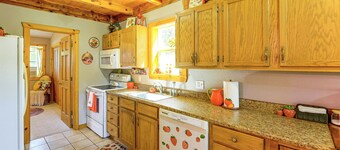 Ozarks Escape! Farmhouse w/ Fire Pit + Trails