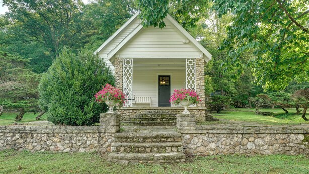 House (2 Bedrooms) | Front of property - Ride, Swim & Hike! Koalin Farms Cottage (Belleview)