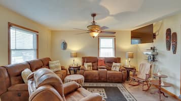 House (3 Bedrooms) | Front of property