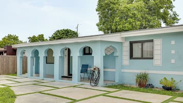 House (1 Bedroom) | Interior