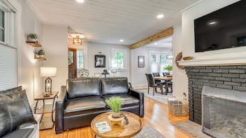 House (2 Bedrooms) | Front of property
