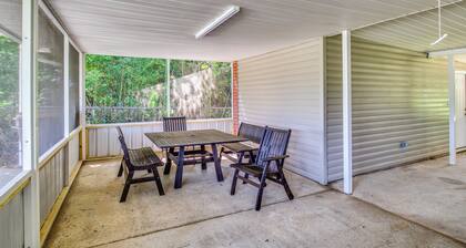 Great for Families! Dothan Getaway w/ Large Yard