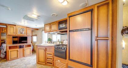 7 Mi to Lake! Glamping Experience in Hermitage