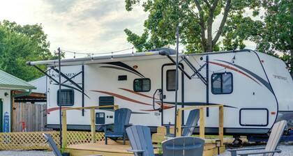 7 Mi to Lake! Glamping Experience in Hermitage