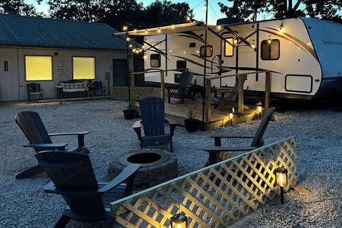 7 Mi to Lake! Glamping Experience in Hermitage