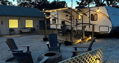 7 Mi to Lake! Glamping Experience in Hermitage