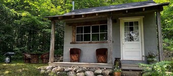 The Barton House-Near Mackinac Island & Tunnel of Trees. Cozy Couples Retreat