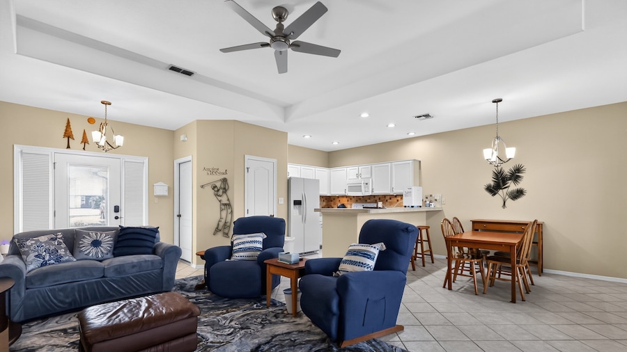 Laguna Vista Lakefront Retreat 2br Sleeps 6 2 Bedroom Townhouse